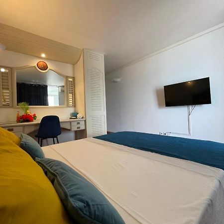 Appartement Vue Mer A 2 Minutes A Pied Des Plages Tartane La Trinité Exterior foto